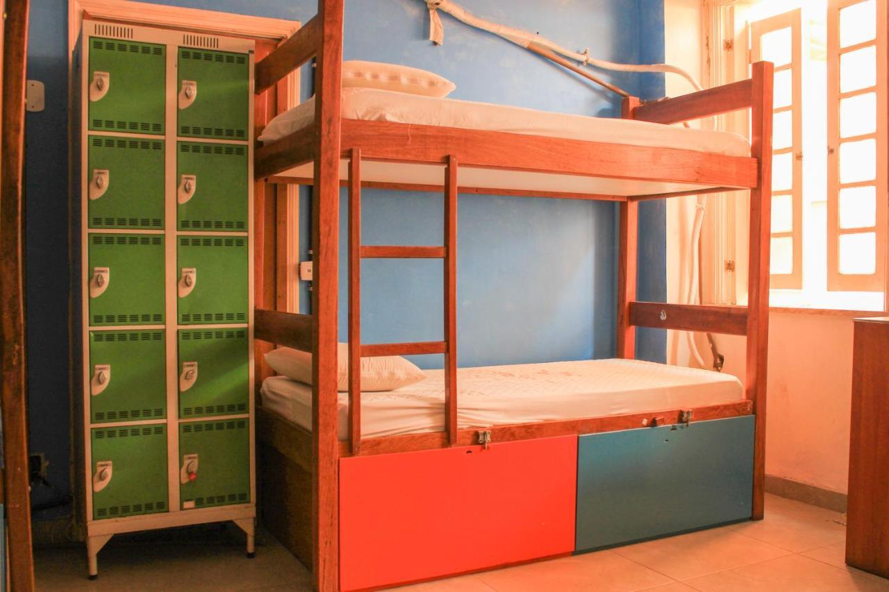 Hostal Books