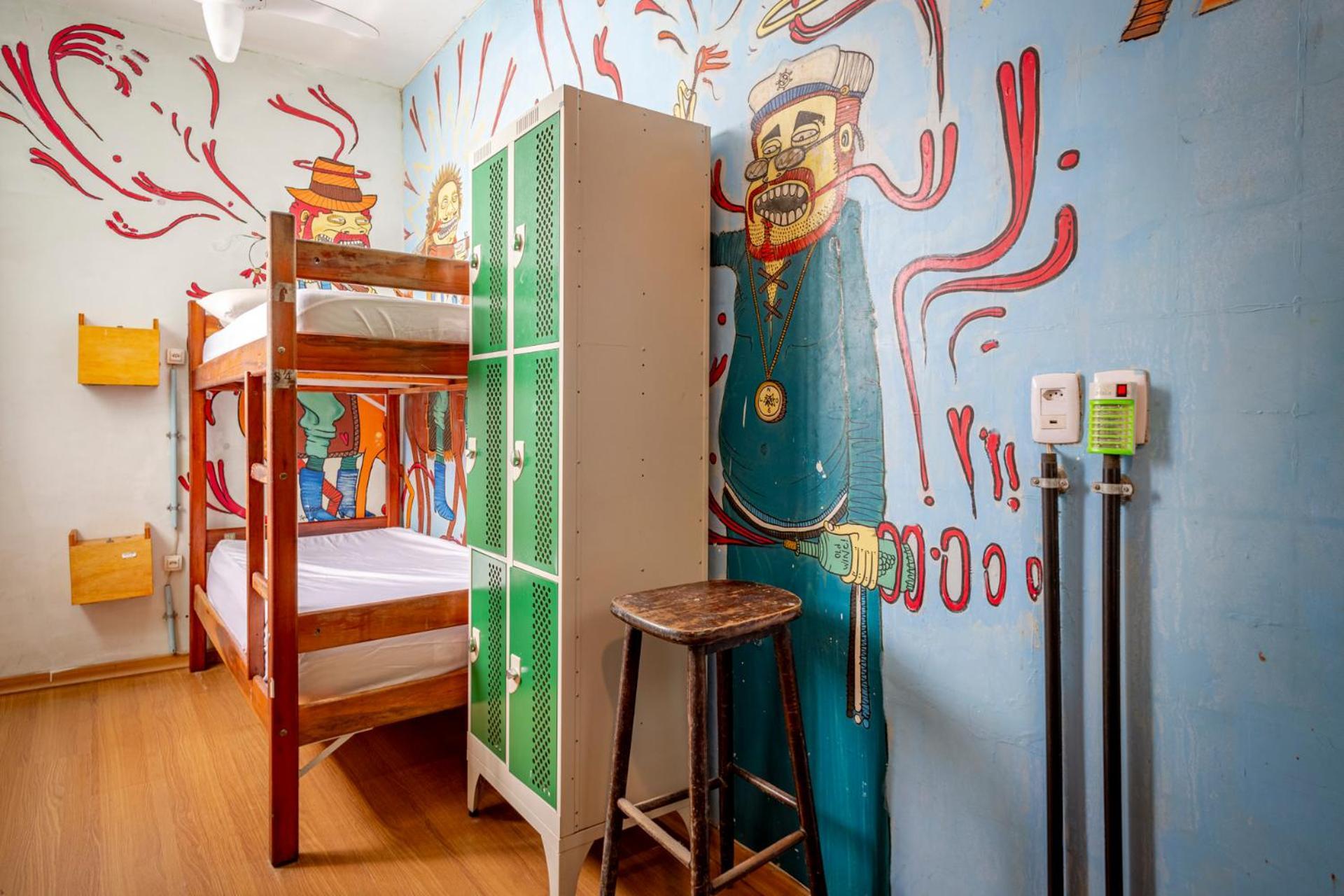 Hostal Books