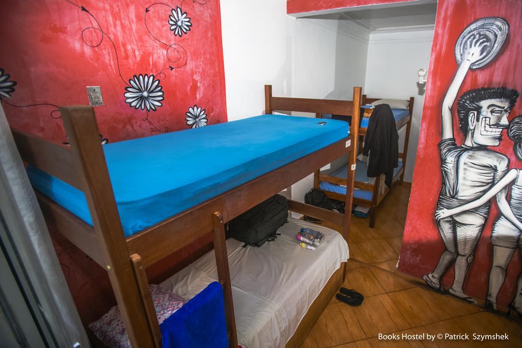 Hostal Books